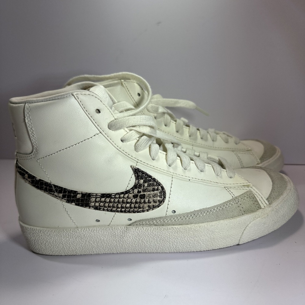 Size 7.5 - Nike Blazer '77‎ SE Mid Snakeskin W